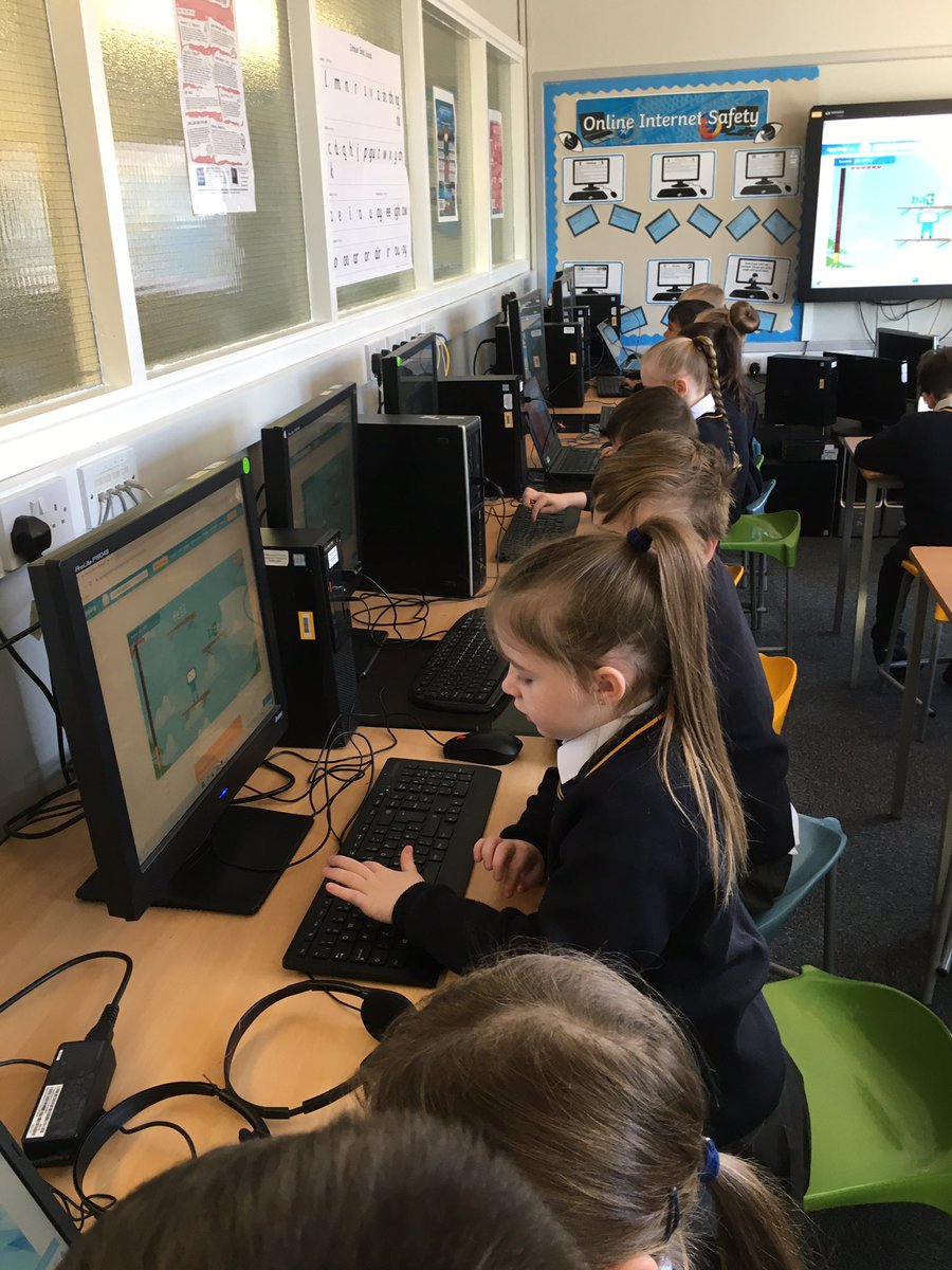stmichaelscps's tweet photo. Year 2 practising our keyboards skills by typing words on Keyboard Jump #StMCPComp https://t.co/IVtmUt0ovP