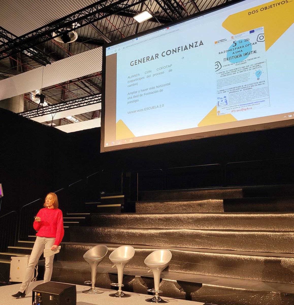 dgafprofesorado's tweet photo. El @GobAragon presenta su Estrategia Aragonesa Ramón y Cajal para la #CDD en @SIMOEDU_. Intervienen @gustarcef, Jefe de Servicio de Innovación y Formación del Profesorado, y @Pilar_Loru, Jefa de Unidad de Innovación.
@tonimartinez24 @Cddaragon #TransDigAra #cddaragon #CompDigEdu https://t.co/PgvCcvmp79