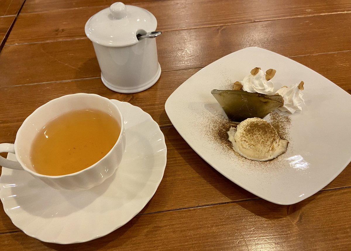 SHI_Ra1103's tweet photo. インスタで見て気になっていたお店🌿
やっと行けたー✨
季節のお茶は金木犀をチョイス
あと味にフワリと金木犀の香りと甘味が広がる優しいお味☕️
次はラテ系も狙いたい😋
#週替わりランチプレート #ほうじ茶葛餅 #茶cafe #leafgarden https://t.co/73jTnbgkCC