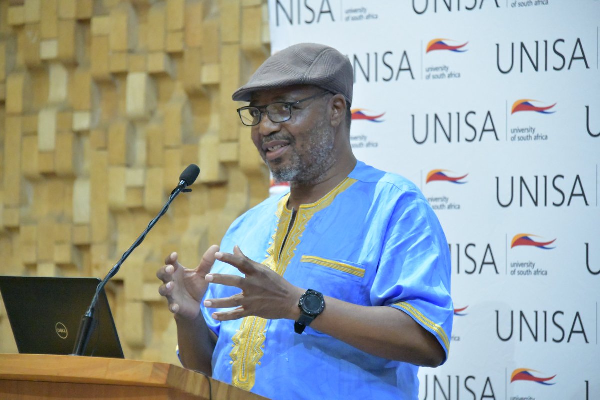 UnisaTransform1's tweet image. Dr. Malekutu Bopape presenting his paper on&quot; Infrastructure, 4IR and university transformation: implications for &quot;new&quot; normal post -Covid -19
#TransformationConference