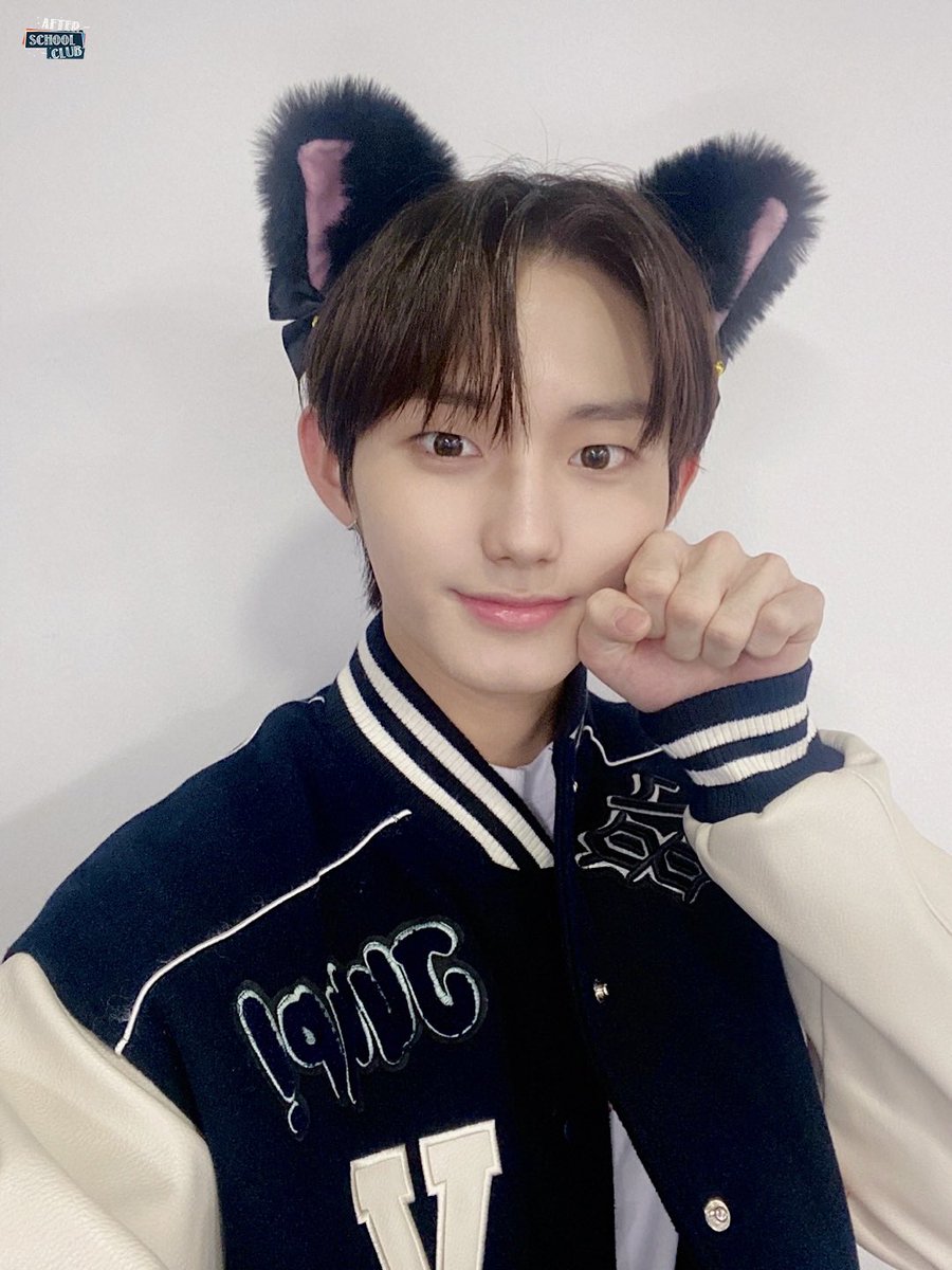 arirang_ASC's tweet photo. [ATBO]
⠀
🐱츄르 좋아 냥이 vs 🐶똘망 귀염 강강쥬
.
.
.
둘 다 포기 못해
선택 포기합니다 🫠
⠀
#ATBO_ASC #ATBO @ATBO_ground https://t.co/bMSpK1pvmm