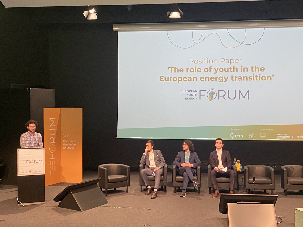 nelsonlage's tweet photo. Começou a apresentação do Position Paper “The role of Youth in the Energy Transition” preparado por 45 jovens de mais de 20 países europeus que se reuniram em Lisboa para discutir, dialogar e propor ! propor ! #energytransition #eyen #eyef #youthfuture #youthenergy #enr #adene https://t.co/F8lYkPXjPn