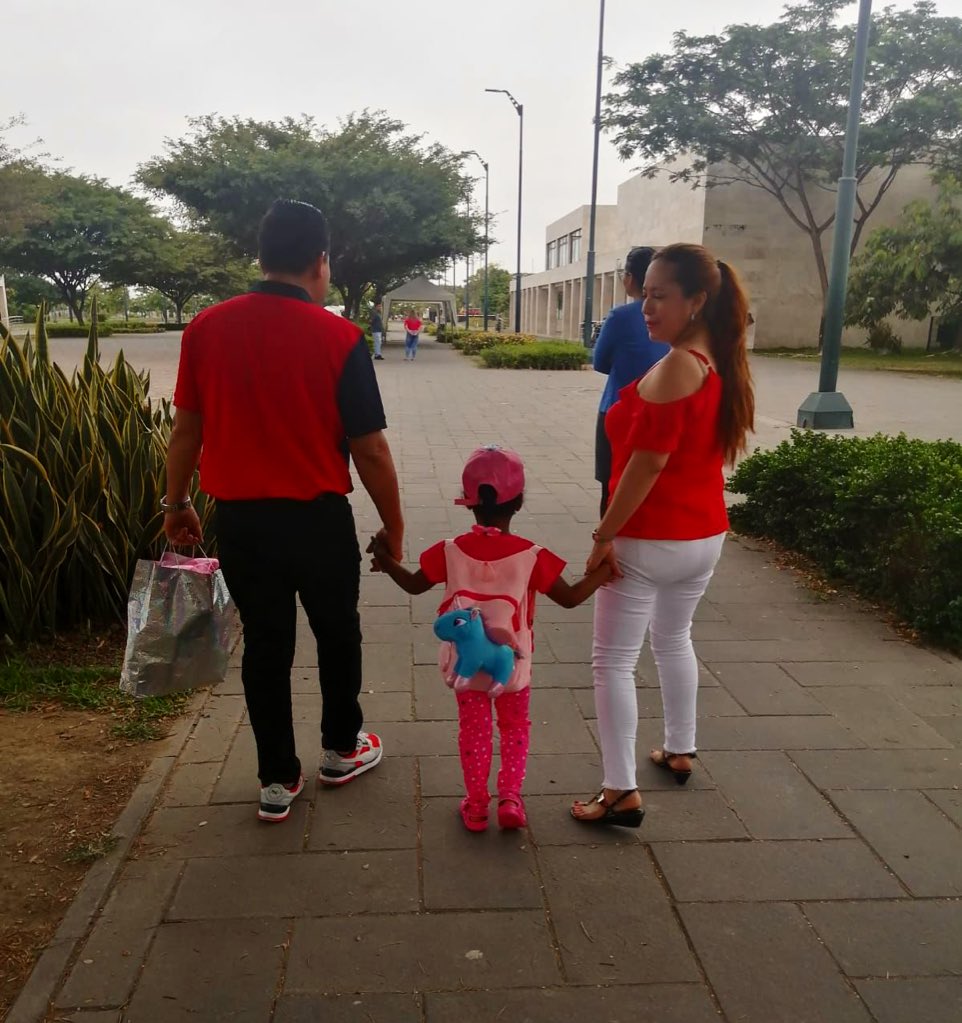 ¡El #AbrazoDeAdopción sigue logrando resultados en el menor tiempo!💪
En #Guayaquil 2 hermosas niñas encontraron el amor de una familia, en un proceso que no superó los 9 meses. ¡Dos adopciones exitosas! El trabajo por los grupos prioritarios no descansa!
#JuntosLoHacemosPosible