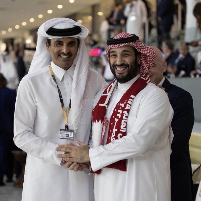 i_kled1's tweet photo. #أخضرنا_قبل_الكل
'
صوره تغني عن ألف كلمه
خليجنا واحد وقلبنا واحد 

🇸🇦🇶🇦 !!. https://t.co/1gj6qq6e8u