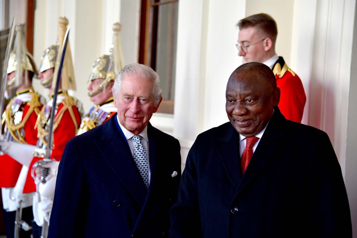 [WELCOME CEREMONY]: His Excellency President <a href="/CyrilRamaphosa/">Cyril Ramaphosa 🇿🇦</a> welcomed by His Majesty King Charles III to Horse Guards, London on the occasion of his State Visit to the United Kingdom of Great Britain and Northern Ireland #SAinUK 🇿🇦🇬🇧 #BetterAfricaBetterWorld 🌍