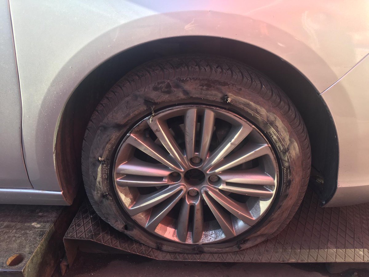 Bugün eşimin başına gelen 1 olay insan kalitemizin ne kadar düştüğünü 1 kez daha gösterdi. Eşim kışlık lastikleri taktırmak için Ankara/Karapürçek'te bulunan <a href="/PetlasGlobal/">Petlas</a> tunca oto lastik bayiine gidiyor. Kışlık lastiklerimiz oranın deposunda.