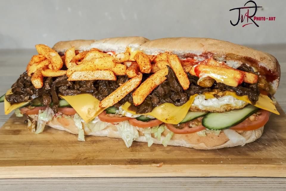 chuluzz's tweet image. Need a plug for a delicious and comfort food in PE ? Lavidos is the name. To Order and see their menu WhatsApp them on 065 904-2384 🔥🔥🤌🏽