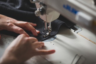 mois_ESS's tweet photo. [#SERD2022] La @CressHdf présente Les Cousalis !

🎯Son défi ? Relocaliser l’industrie #textile en confectionnant des vêtements intemporels et durables.

À découvrir ➡ https://t.co/WvhzqgeTGC

#ESS @ademe #reductiondechets https://t.co/xQMTAqMNKw