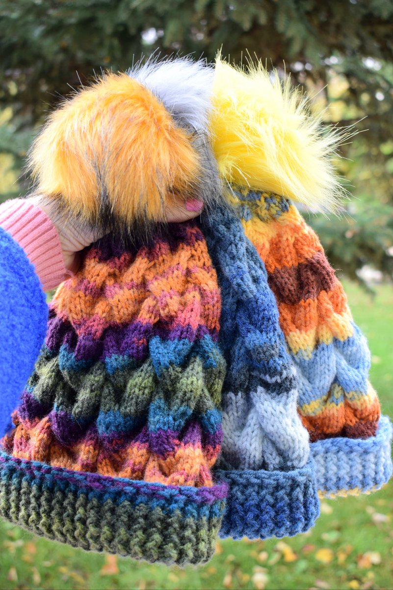 Only one beanie from my latest batch is left in the shop. Thank you all so much for your incredible support! 🥰
My entire shop is on sale until the end of the month. 🎁🎄❄