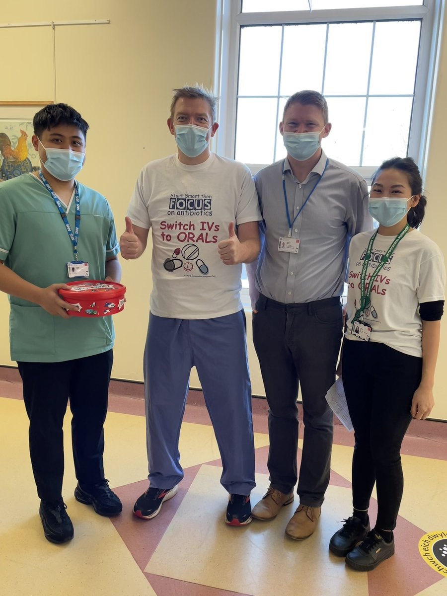 Another successful #IVOST ward round at @CV_UHB with Dr Laurence Gray and Dr Owen Seddon and Terence, one of our trainee pharmacists! Great engagement with ward teams supporting the IVOST agenda 🤩🤩🤩 #WAAW2022 #AntimicrobialResistance @ruth_abx @f_faggian