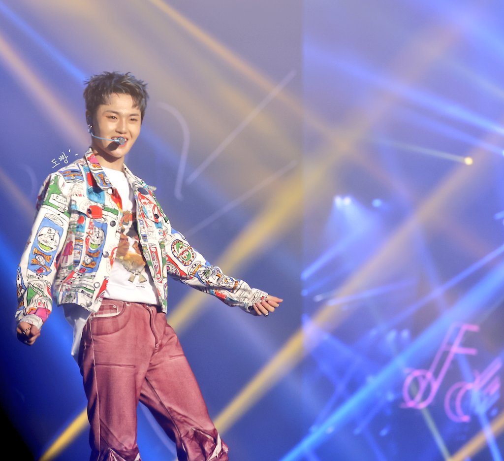 MAKER_0807's tweet photo. #도영 #DOYOUNG
#TREASURE #트레저
#HELLO #2022CONCERT
♡ # https://t.co/0YCPpl1R5F
