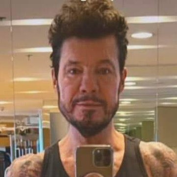 Flaco, me levanté a las 6am con la cara toda pateada y me anulas 3 goles?? Vos me estas jodiendo?