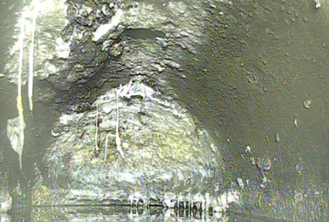 YorkshireWater's tweet photo. Warning, fatberg alert! 🤢 

Our team cleared this nasty blockage in Skellgarth, #Ripon after the sewer became completely blocked by solid fats and greases. 

We’re urging customers to please support us in the fight against fatbergs by not pouring fats or oils down the drain.❌ https://t.co/cYAz97fPUy
