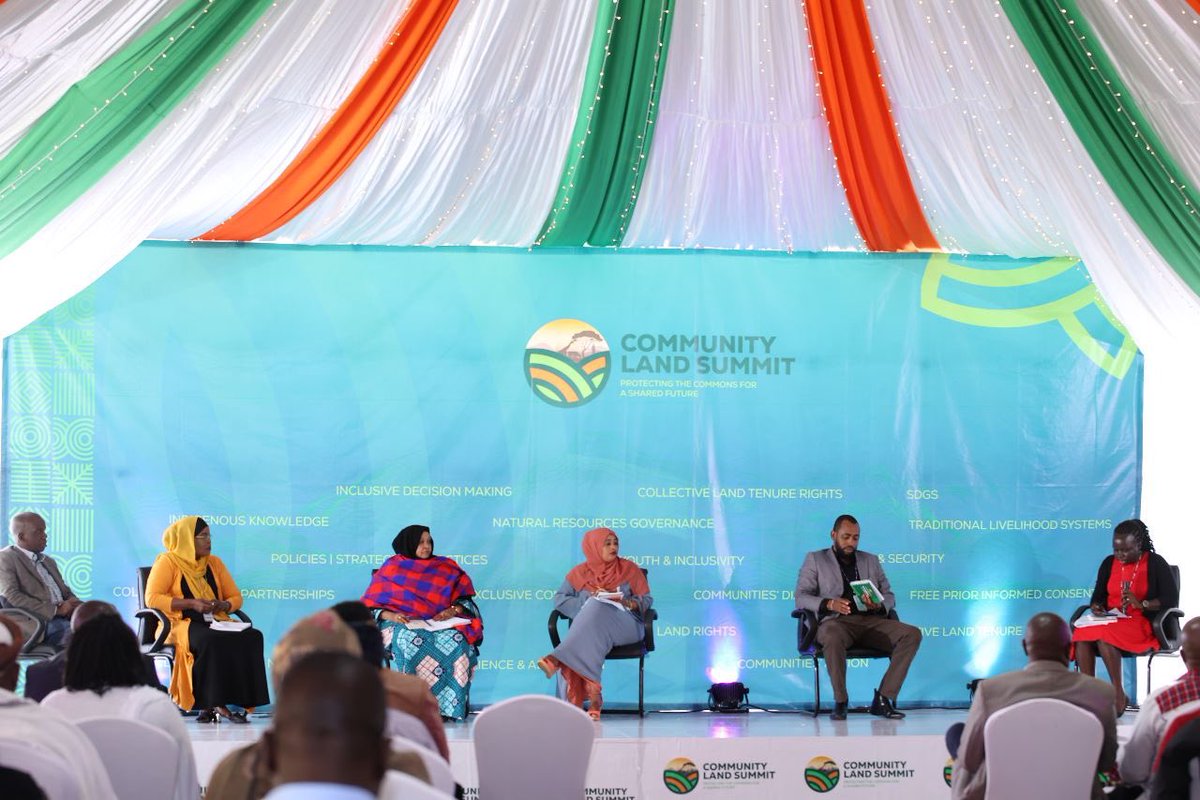 naturaljustice's tweet photo. @SophieEAdhiambo from @naturaljustice , moderating a panel discussion at the East African Indigenous People’s Land Summit happening in Nanyuki. 

#CommunityLandSummit #IndigenousPeoples #LandAndNaturalResourcesRights https://t.co/Qk9tpG3bJ8