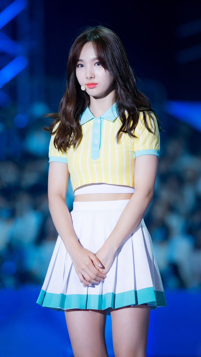 YourDailyTWICE's tweet photo. Your daily dose of TWICE. @JYPETWICE #TwiceADay #Scheduled #TWICE #트와이스 #TWICEPics #Pics https://t.co/J2VTzrJ9na
