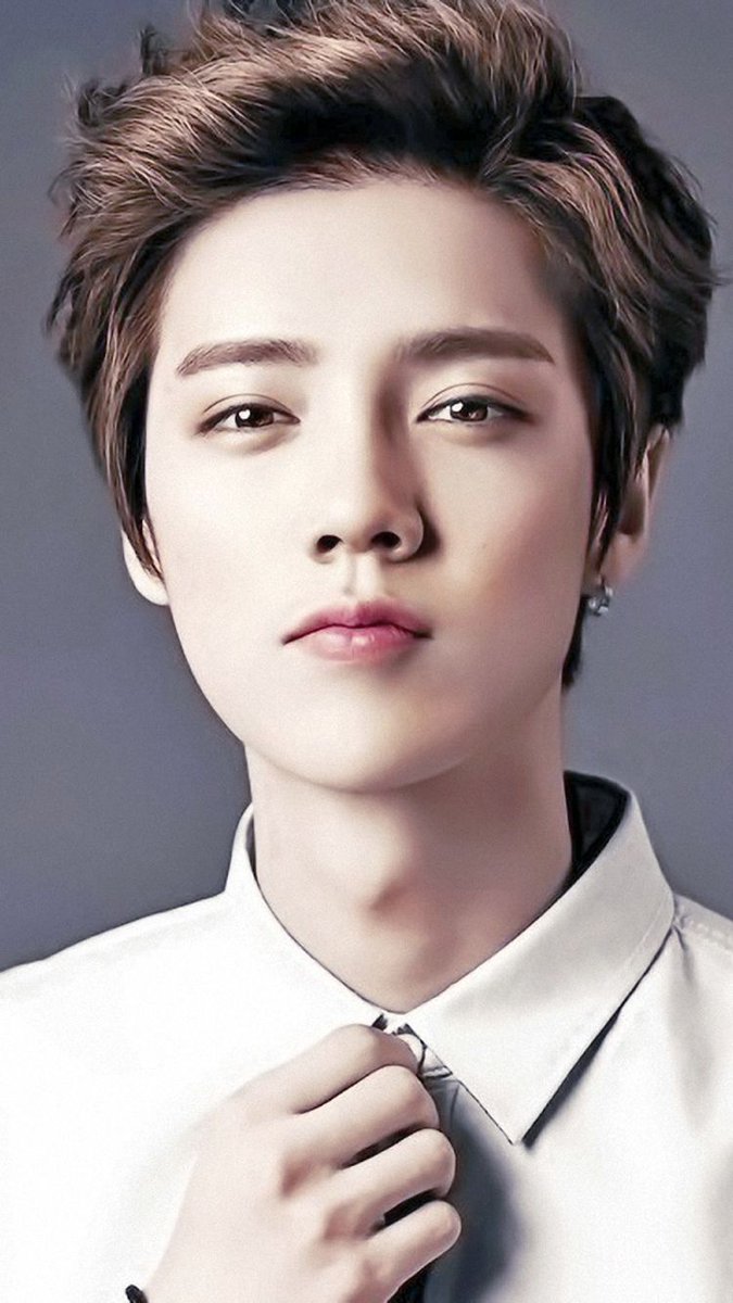 YourDailySM's tweet photo. Your daily dose of EXO. #YourDailySM #EXO #SMEntertainment #Scheduled @weareoneEXO https://t.co/jU7DRUITKE