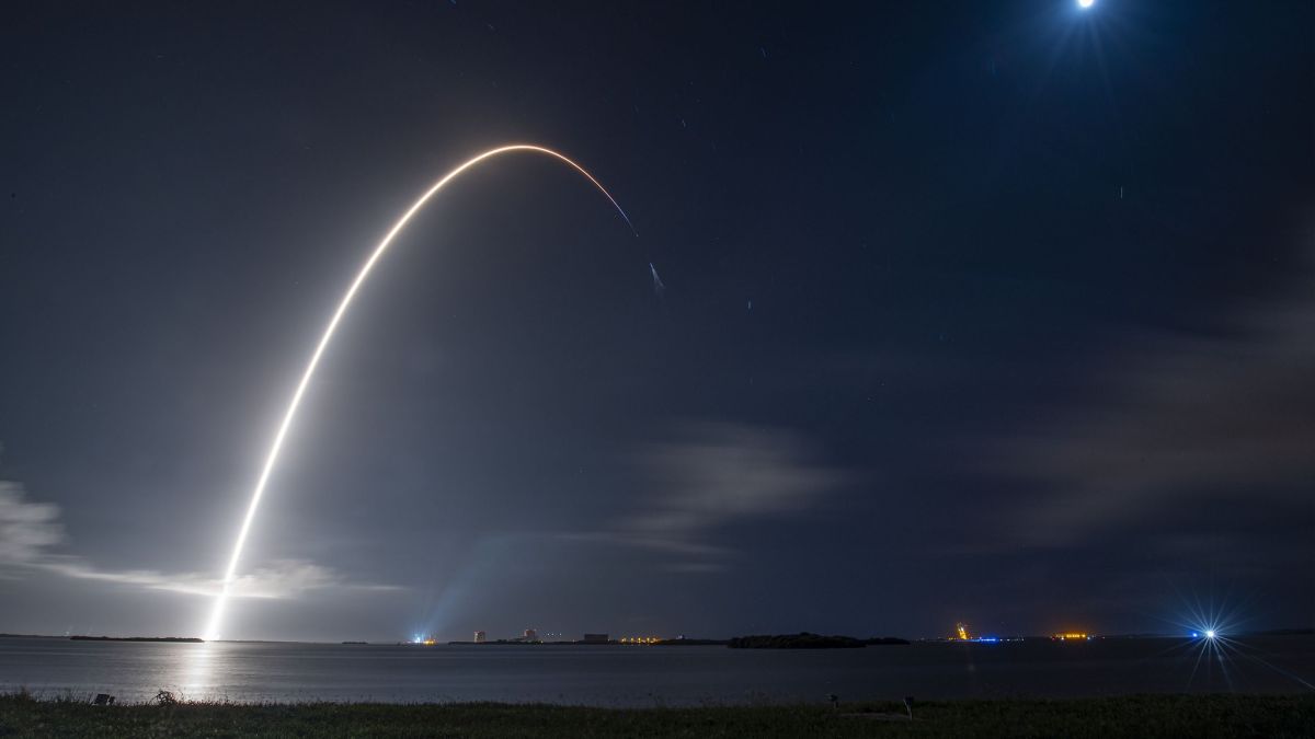 SpaceX to launch science, solar arrays to International Space Station today trib.al/o424btN