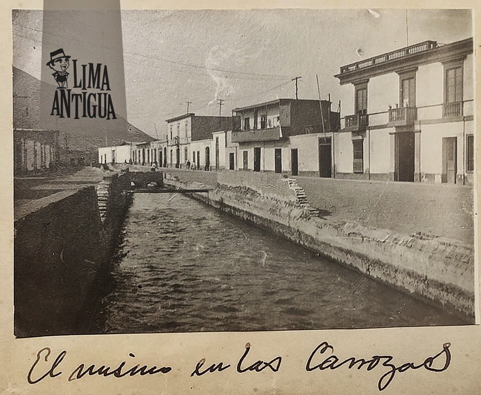 limantigua's tweet photo. Una vista del #RioHuatica, pasando por la antigua Calle de las Carrozas, en Barrios Altos.
De nuestra colección “Canales y Acequias de Lima”.
Colección Vladimir Velásquez-Lima Antigua
#limantigua #CanalesDeLima #AcequiasDeLima #coleccionlimantigua #huatica #BarriosAltos https://t.co/ZLaVBMPrdl
