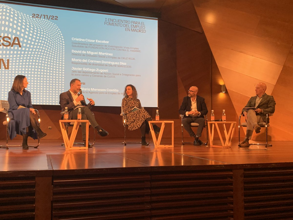 aempleomadrid's tweet photo. La importancia de la #formación para el #empleo desde todos los sectores, públicos y privados, es una constante en las intervenciones de esta primera mesa redonda #ImpulsamosEmpleo https://t.co/ggeH6qzTHq