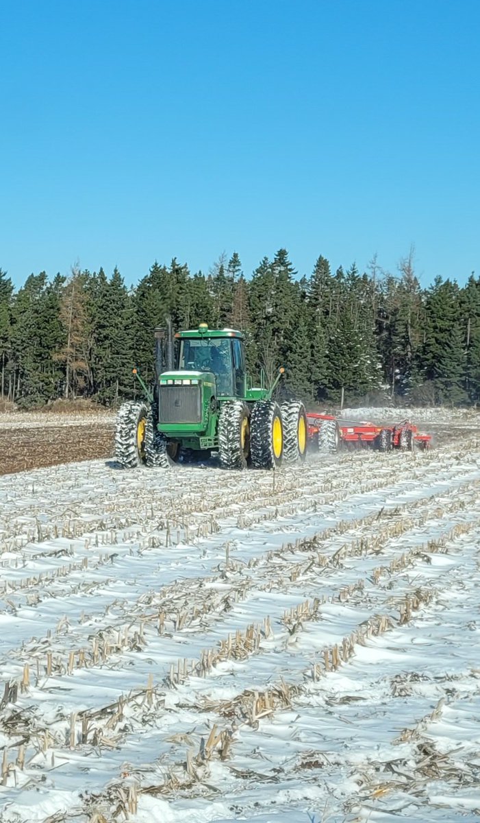 MikeS670's tweet photo. @kowalchukfarms1 #farming https://t.co/C3BtUkOTGg