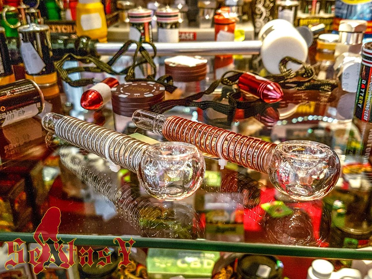 SextasySmart's tweet photo. Trebate lulicu? Nema problema! Naše police skrivaju hrpe malih i velikih lulica od stakla, drva i metala 😉

#hemp #cbd #sextasy #rijeka #smartshop #cbdshop #croatia #cbdweed #cbdflower #cbdoil #bong #waterpipe #shisha #hookah #shiazo #cbdlife #hempoil #hempbud #hemplife #hash https://t.co/W4M9uDET88