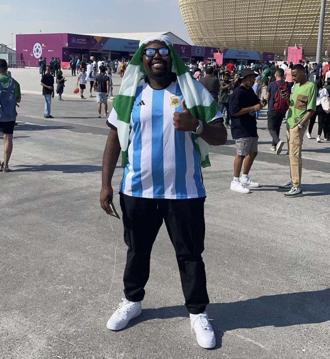 لما تضطر تختار الاثنين عشان محد يزعل😭😂😂😂😂😂😂😂
#مجومبا