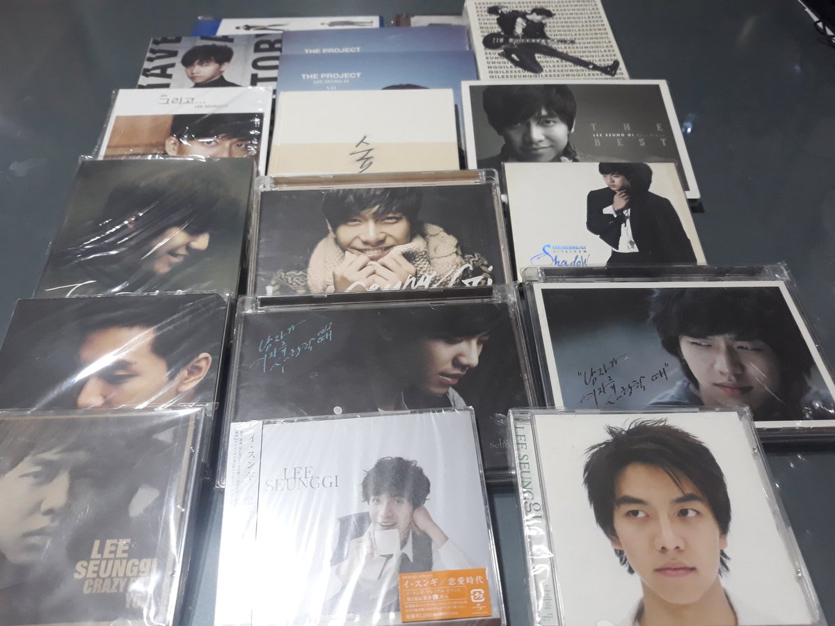 himheldz's tweet photo. I've known you as an Actor and I Love you as a Singer #LeeSeungGi. You're amazing and a talented one. Pls don't ever doubt yourself. Always remember that I or we Airens are always be here for you. Love you forever. 

#CheeringForLeeSeungGi #AirenForLeeSeungGi https://t.co/VVjyK70qFo