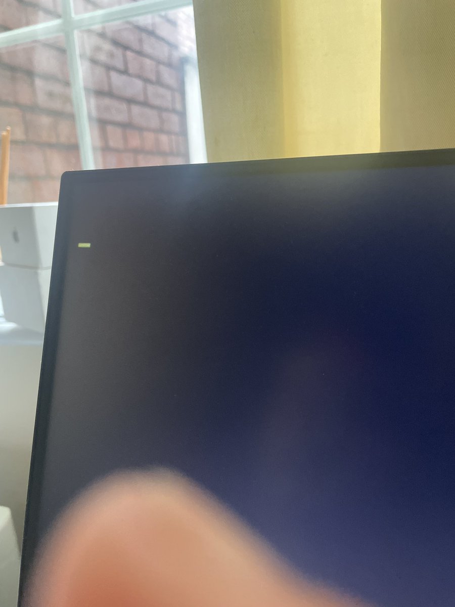 RyxnUTD17's tweet photo. Anyone know how to fix this stuck on black screen with a white line flickering(I can access bios) https://t.co/lQmcwG2d8A