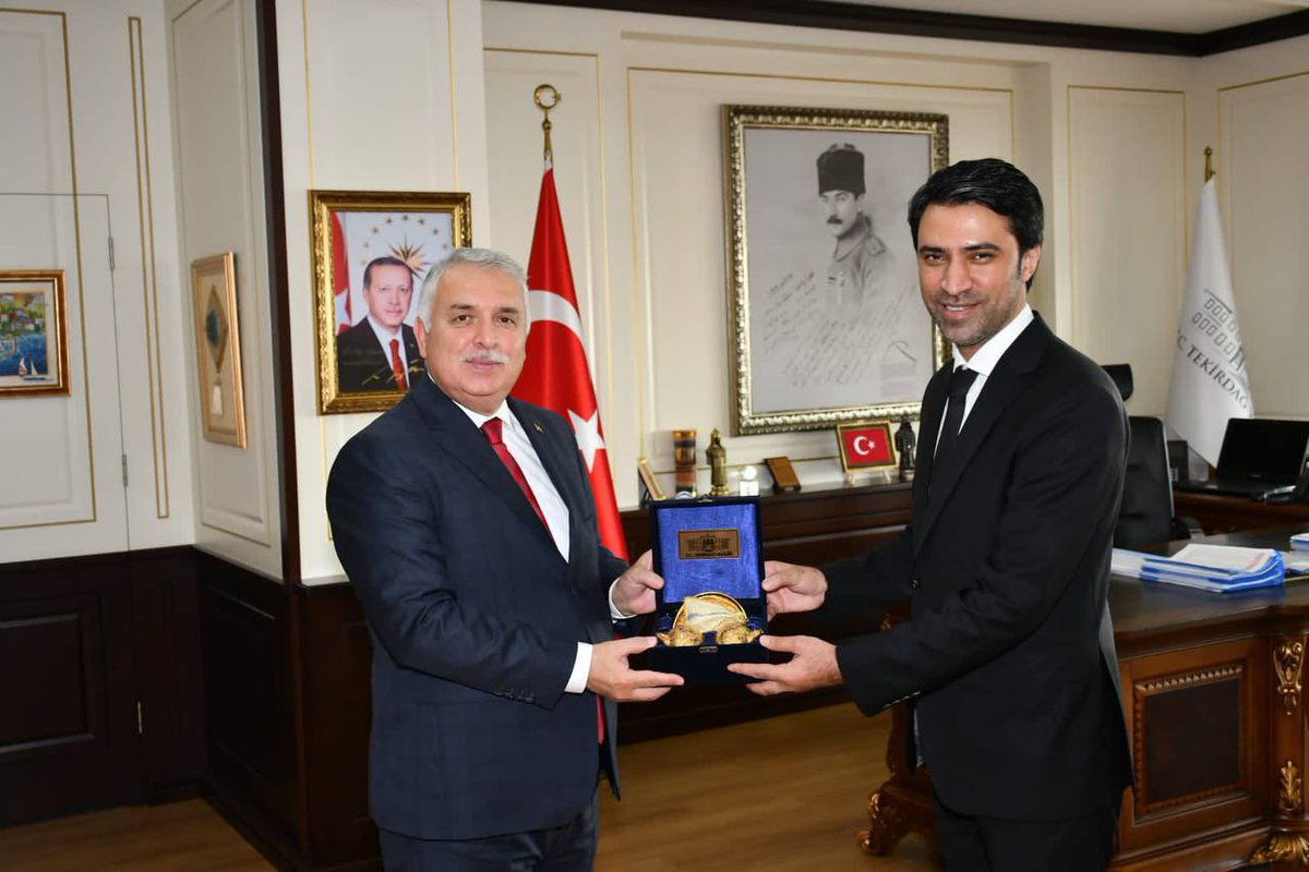 Tekirdağ Valimiz Aziz Yıldırım Bey’i makamında ziyaret ettik. 
Güzel hoş sohbet ve kıymetli hediyesi için kendilerine teşekkür ediyoruz.