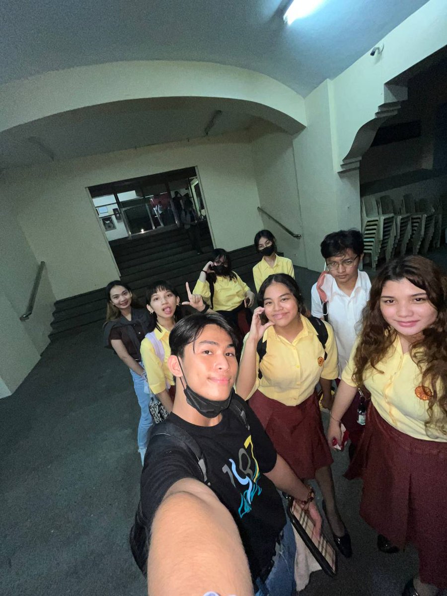 xbeanixx's tweet photo. haggard amputa, all in this together frfr https://t.co/U6lMabgTAp