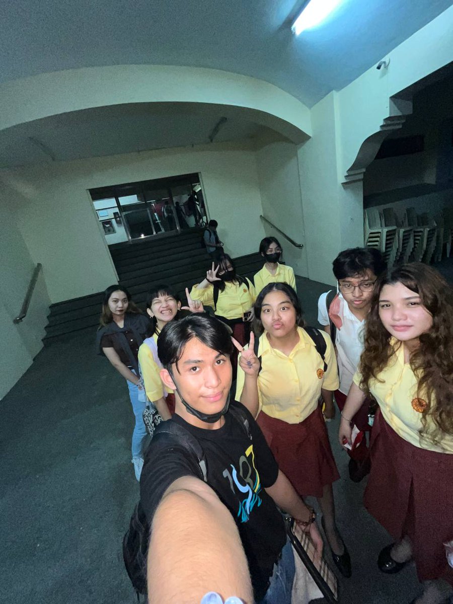 xbeanixx's tweet photo. haggard amputa, all in this together frfr https://t.co/U6lMabgTAp