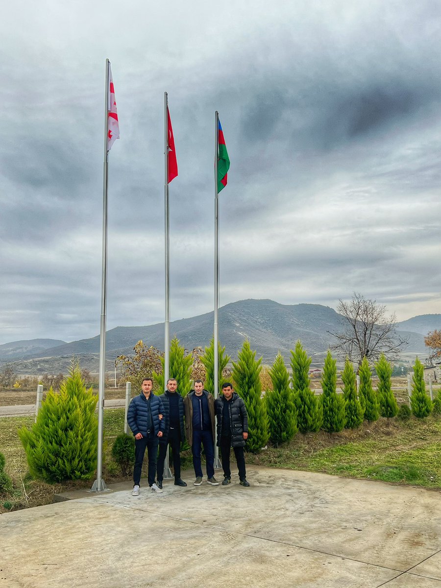 BoraYAZIR's tweet photo. #Bayraklarımız 🇬🇪🇹🇷🇦🇿 asıldı, devir işlemlerimiz tamamlandı. Bundan sonrası çok çalışıp, en kaliteli #şarapları üretmek. https://t.co/ZKLIJ1fSgb