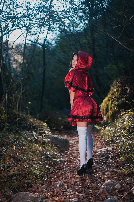 And the wolf asked Little Red Riding Hood... &ldquo;What are you carrying hidden under your apron?&rdquo;   https://t<a href="/tag/model"class="tags"><span>#model</span></a><a href="/tag/photography"class="tags"><span>#photography</span></a><a href="/tag/italy"class="tags"><span>#italy</span></a><a href="/tag/cosplay"class="tags"><span>#cosplay</span></a><a href="/tag/autumn"class="tags"><span>#autumn</span></a><a href="/tag/of"class="tags"><span>#of</span></a>