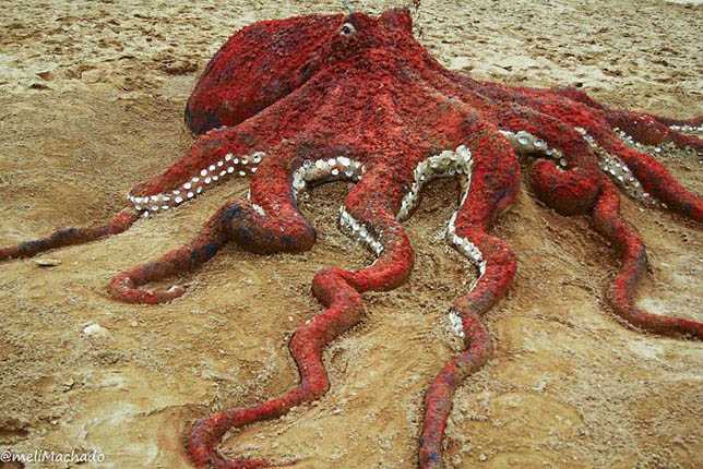 'Octopus' A sand sculpture by Spanish artist, Andoni Bastarrika #sculpture #sand