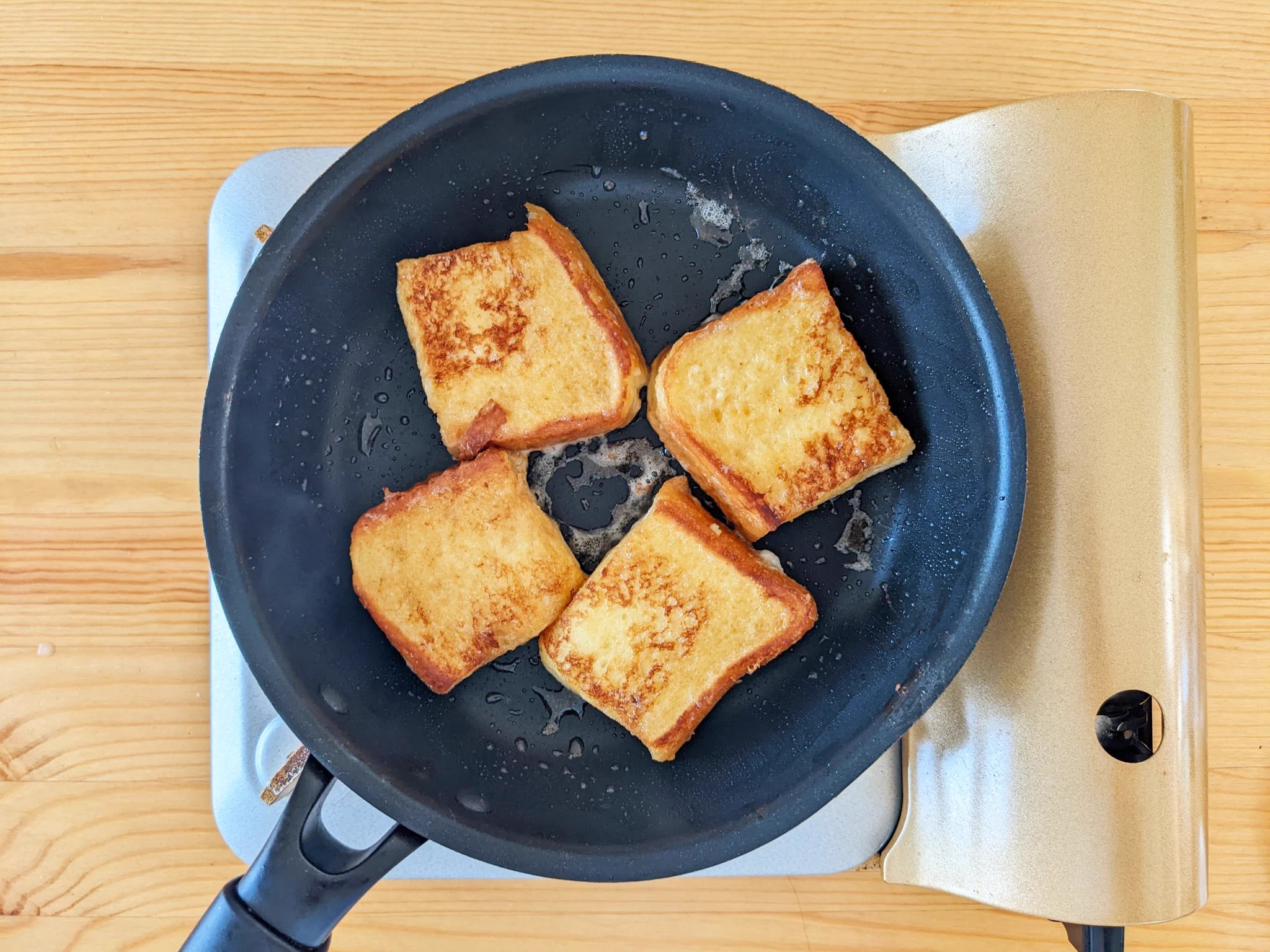 甘じょっぱさがたまらない！ふんわり「塩バターフレンチトースト」。