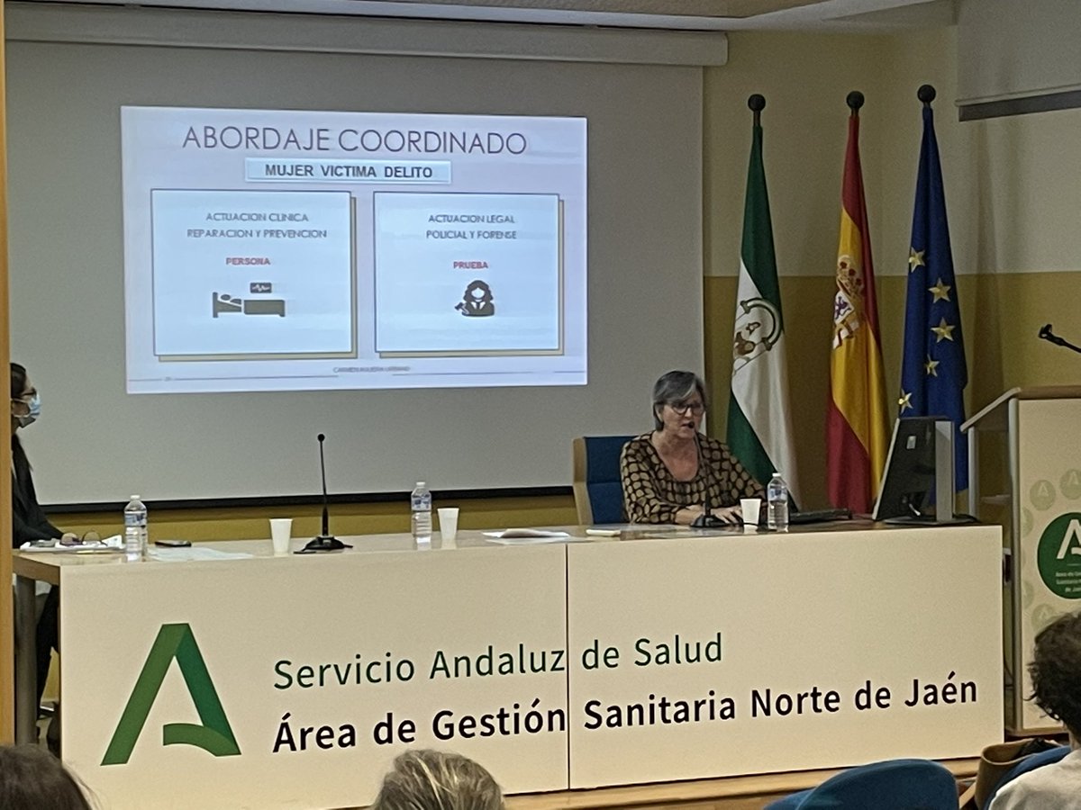ags_nortedejaen's tweet photo. Mesa 1️⃣ “Abordaje en casos de agresiones sexuales” Modera Dª Eva Carranza con 2 aspectos importantes:
💟 Actuación sanitaria con Carmen Agüera Urbano
💟 Recursos de apoyo comunitarios con Mª Mar Shaw Morcillo 
@ags_nortedejaen 
@saludand 
@Saludand_Jaen 
#ViolenciaDeGenero 
#NoVG https://t.co/rG6hvbwr5l