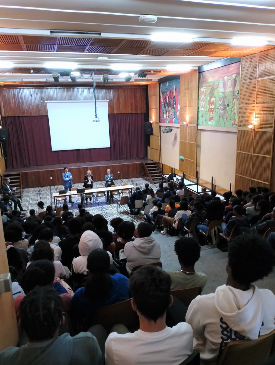 LgmAddis's tweet photo. Le 18-11-22: évènement "Choose France", organisé par le SCAC et Campus France 🇪🇹 au LGM pour nos élèves de 1ère et Terminale. Echanges fructueux avec les représentants d’universités et de grandes écoles françaises. Merci à tous les intervenants !
@mlfmonde @aefeinfo @CampusFrance https://t.co/dxiO9AINOe