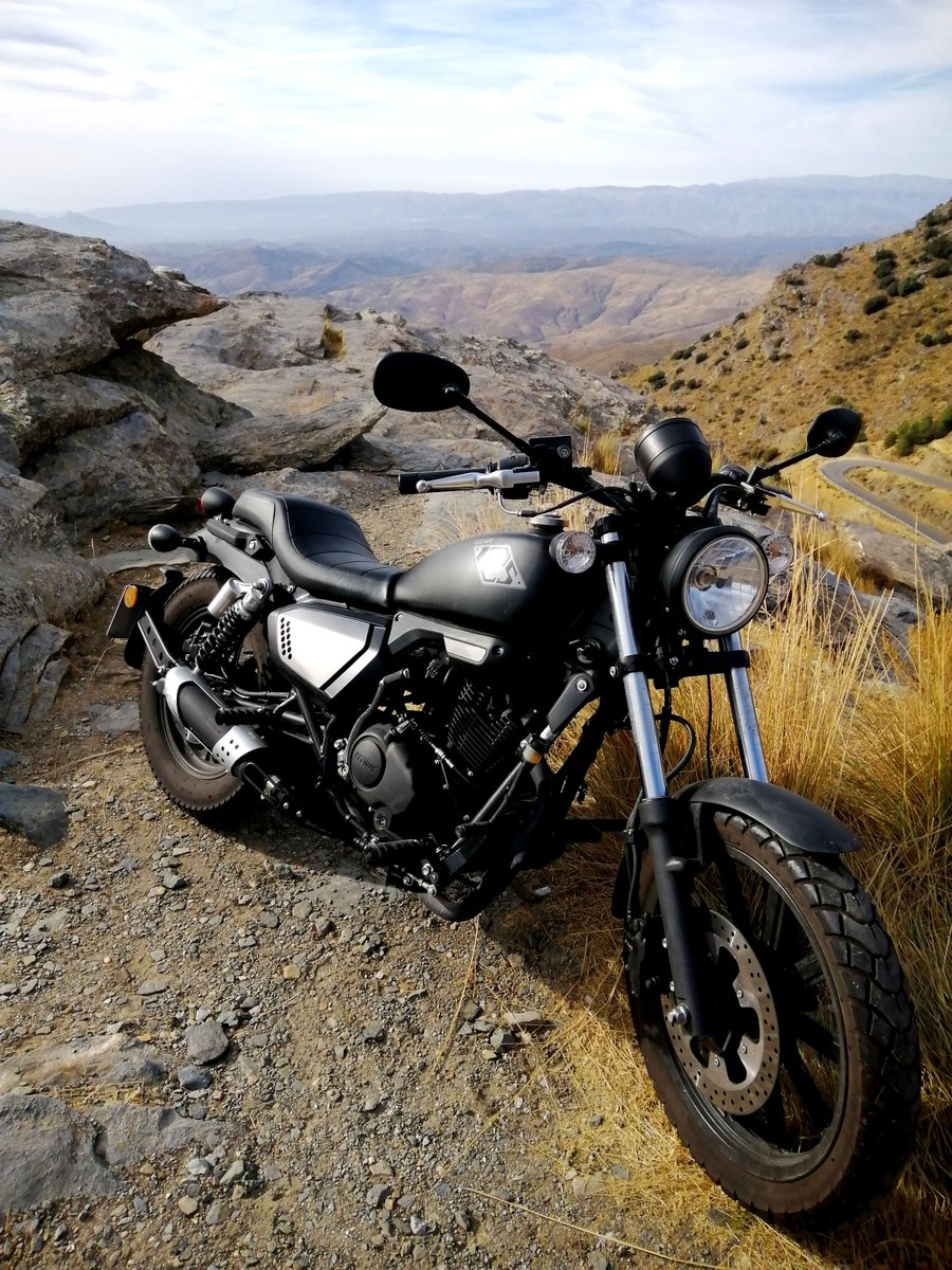 MotosEgea's tweet photo. K-Light 125 by @KeewayEspana . En lo más alto de #Almeria 🏜💥
#Thewayoftheroad #Keeway #KLIGHT #Almeria #moto125 #Custom125 #movilidadurbana https://t.co/1nX2FwGtdO
