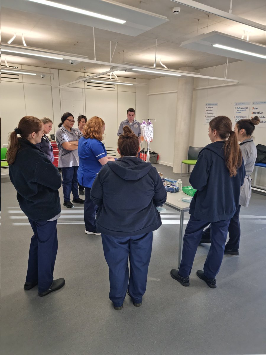 RichieJW86's tweet photo. Today @EHU_FHSCM welcomed @CM_OSCA to our simulation facilities in @AlderHey. Lovely to be able to host these opportunities for Nursing students across Cheshire &amp; Merseyside universities #collaborativeworking @JaneRobertsEHU @WhaleyViki @KateHKnight @Nursmarnold @HelenMLiverpool https://t.co/Y0kONi7AOg