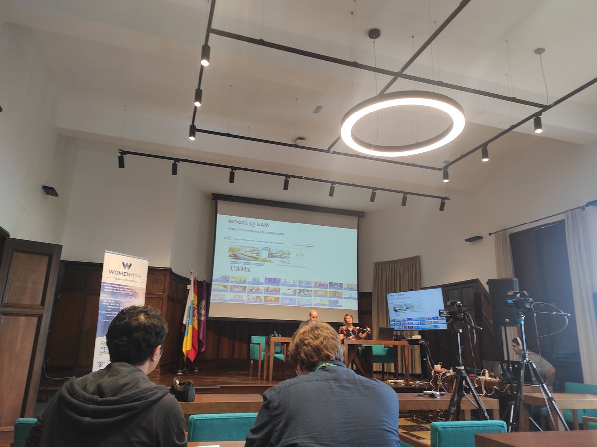 carina211's tweet photo. Now is time to Ruth Cobos talking about learning analytics and #MOOCS at #ICWL https://t.co/MY15VwP2i8
