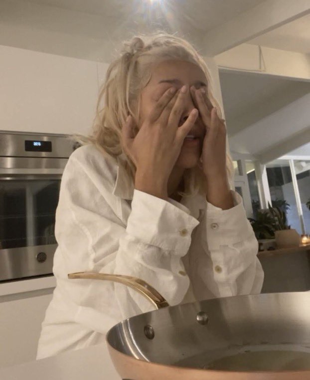 почему многие хотят возвращение хендалл... вы чё там...