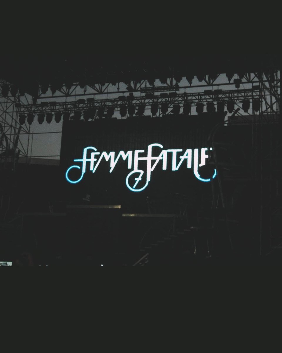 jaimeAndrez_'s tweet photo. Un día como hoy, martes 22 de noviembre pero del año 2011, llegaba el Femme Fatale Tour! Uno de los momentos más felices de mi vida ❤️✨🔥 @britneyspears #fftour #femmefatale #britneyspears https://t.co/5LbUPC9GuY