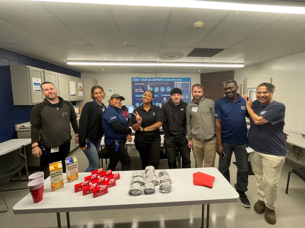 Store 381 (West Richmond, VA) MST celebrating 90 days incident free!   Just the start of an amazing streak for this awesome team!  Keep it up! <a href="/BlueBoxR1/">@BlueBoxR1</a> <a href="/BenitoKomadina/">Benito.Komadina@Lowes</a> <a href="/MYoungsonLowes/">Michael Youngson</a> <a href="/MST_899/">Shannon Cantrell</a> <a href="/steveyoung456/">Steve Young</a>