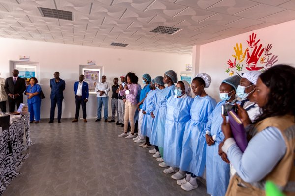 UNFPAAngola's tweet photo. Congratulations to our partners #GOA #MINSA and #PFSS for opening Health Services Friendly to Adolescents and Young People (SAAJ). Here at Aristides Sombreiro Health Centre,222 services from 4 provinces were launched Huíla, Cuando Cubango, Cunene, e Namibe. For all young people https://t.co/oxtwhNAWRm