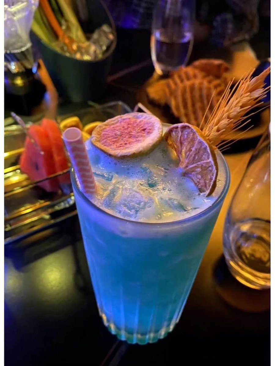 The most eye-catching law is health, the healthiest law is going to bed early, the most temperamental law is reading, the safest law is financial independence