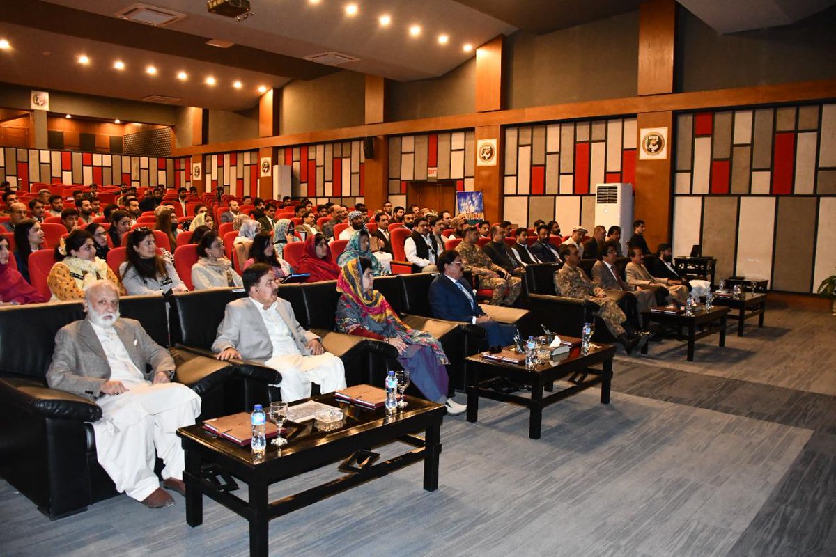 KhaFareedullah's tweet photo. 10th National Security Workshop Balochistan (#NSWB- X) begins at #Quetta being jointly organized by GOB & 12 Corps Balochistan.
Lt Gen Asif Ghafoor welcomed the participants on the opening session.
@ziaurrehman76
@peaceforchange
@Mahakhalidpti
@OfficialDGISPR https://t.co/KClQ0OUFjS