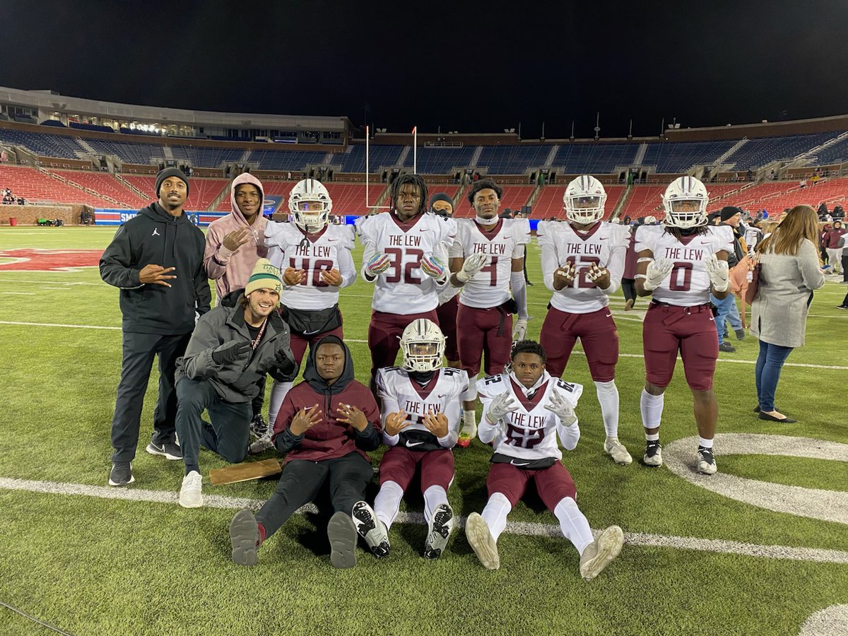 ✅Enjoy the journey. 
✅Win the moment.
✅Go 1-0‼️
Incredibly blessed to be around these young men, coaches, and community