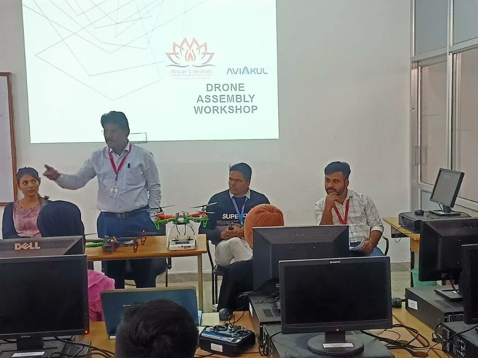 universitymewar's tweet photo. We are happy to announce the first Successful batch of Drone Technician Workshop organised by the ‘Center of Drone Excellence’ under the collaboration of Mewar University and Aviakul Private Limited.

#MewarUniversity #Aviakul #drone #chittorgarh #workshop #collaboration #tech https://t.co/heropmo9nb