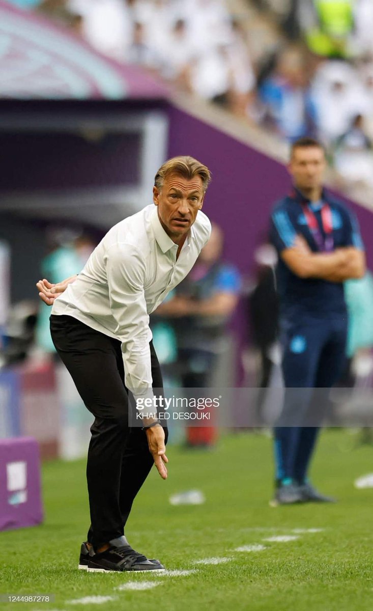 Football di3 ebi Coaching
E no be JUJU