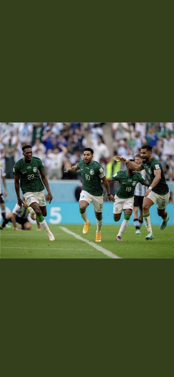 Rr_____m7's tweet photo. افتتاح كاس العالم اليوم بي فوز السعودية علي منتخب الارجنتين في اجمل مباره حتي الان اداء وحماس خطفوه قلوبنا واعصابنا معهم 👏👏👏👏
 #أخضرنا_قبل_الكل https://t.co/nX8eIBxRUZ